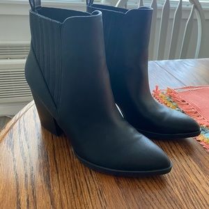 Black boots size 7
